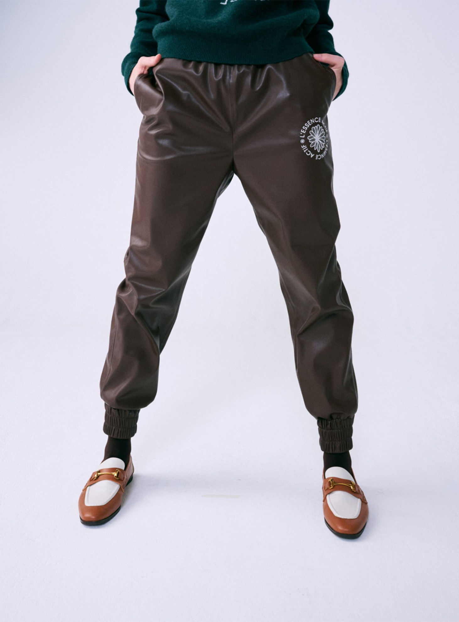 FAUX LEATHER JOGGER PANTS_BROWN IVORY