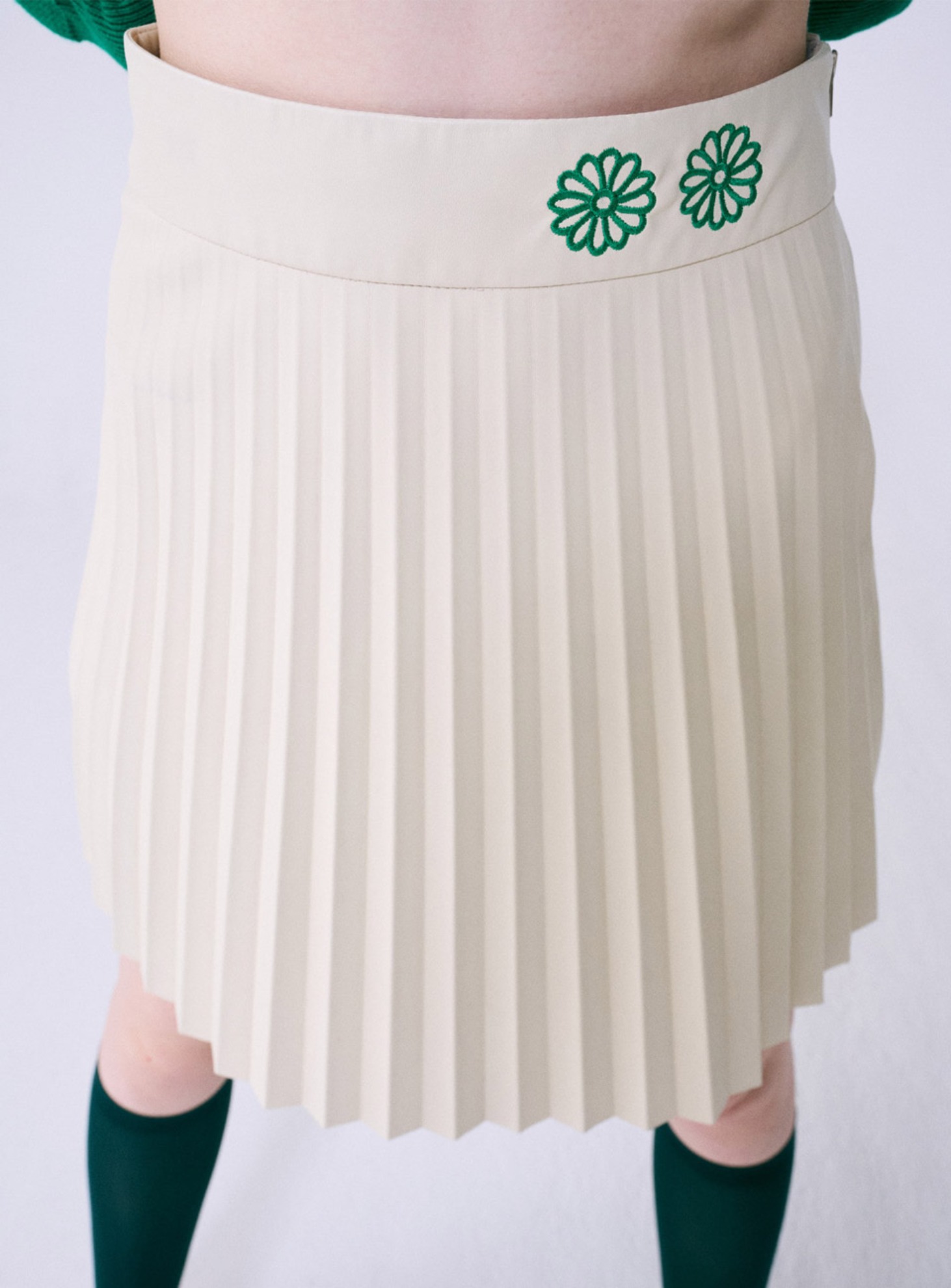 FAUX LEATHER ACCORDIAN PLEATS SKIRT_IVORY GREEN