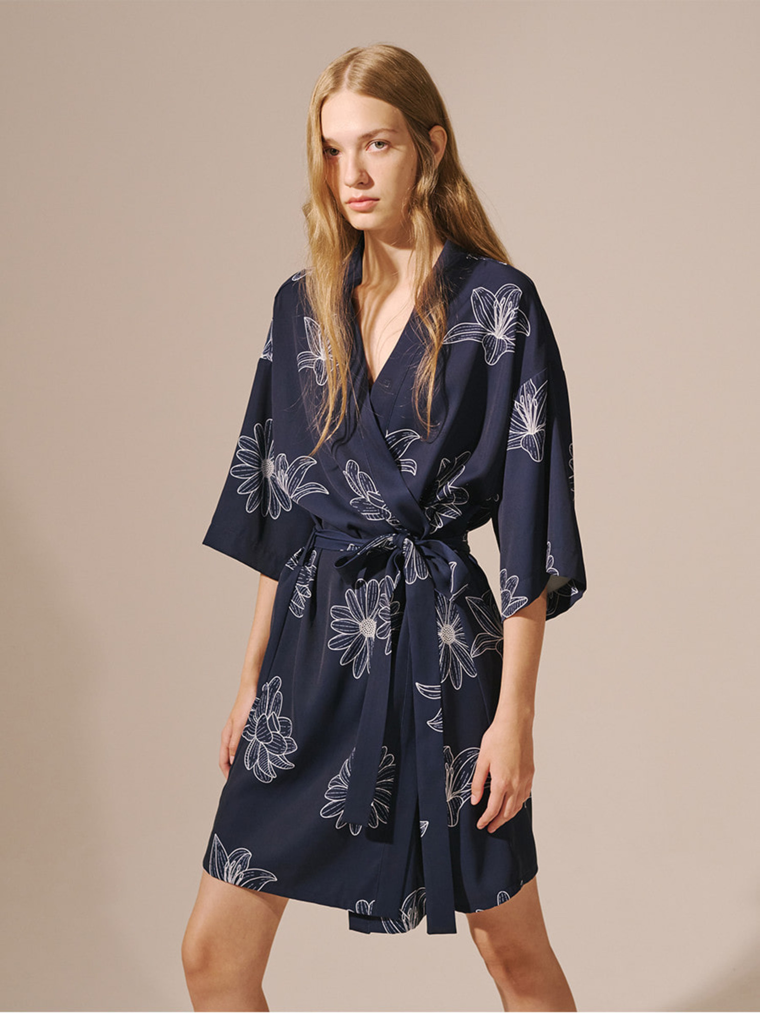 ALL OVER FLOWERS PRINTED GOWN_NAVY IVORY